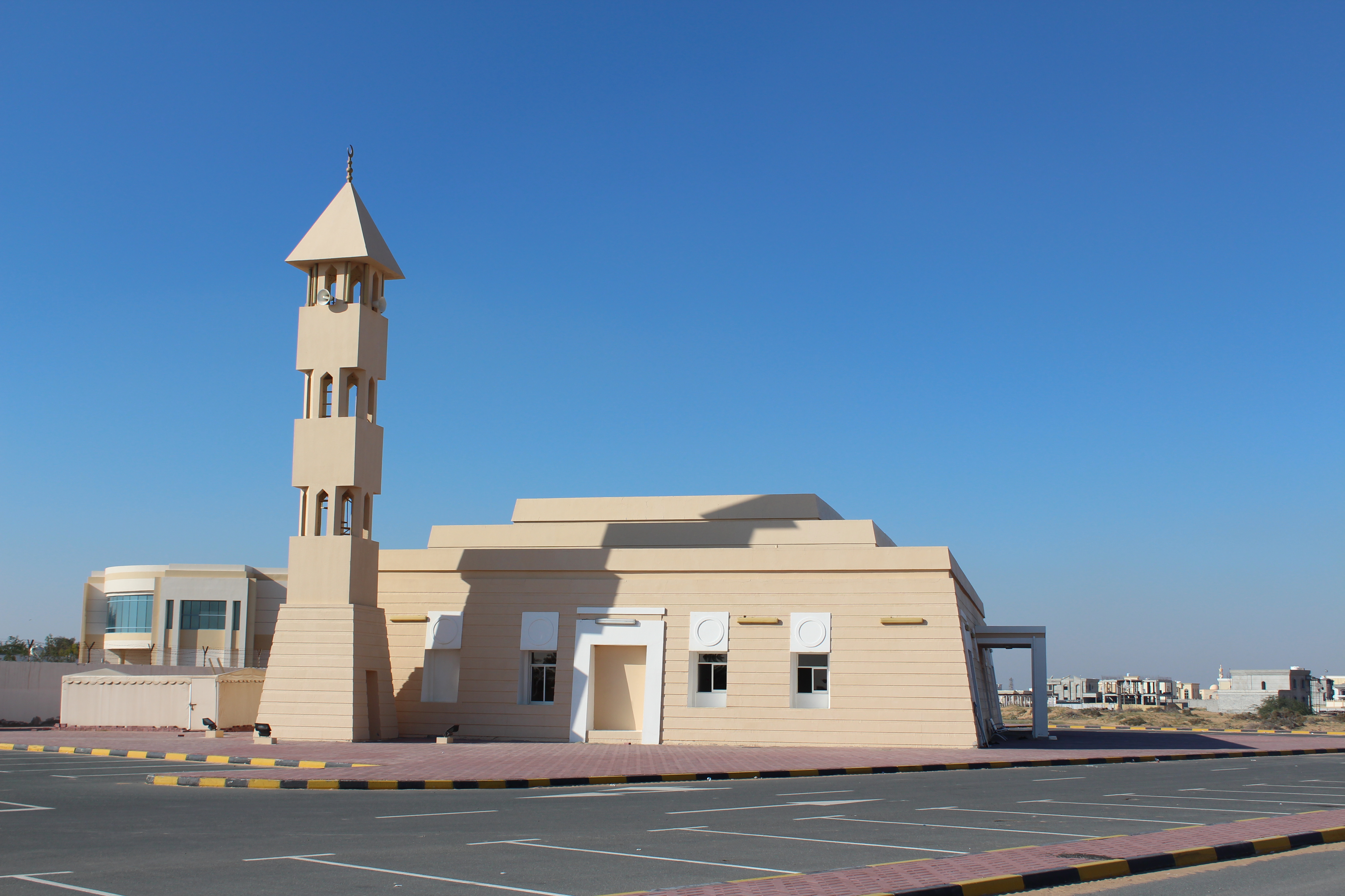 مسجد سعة 250 مصلي